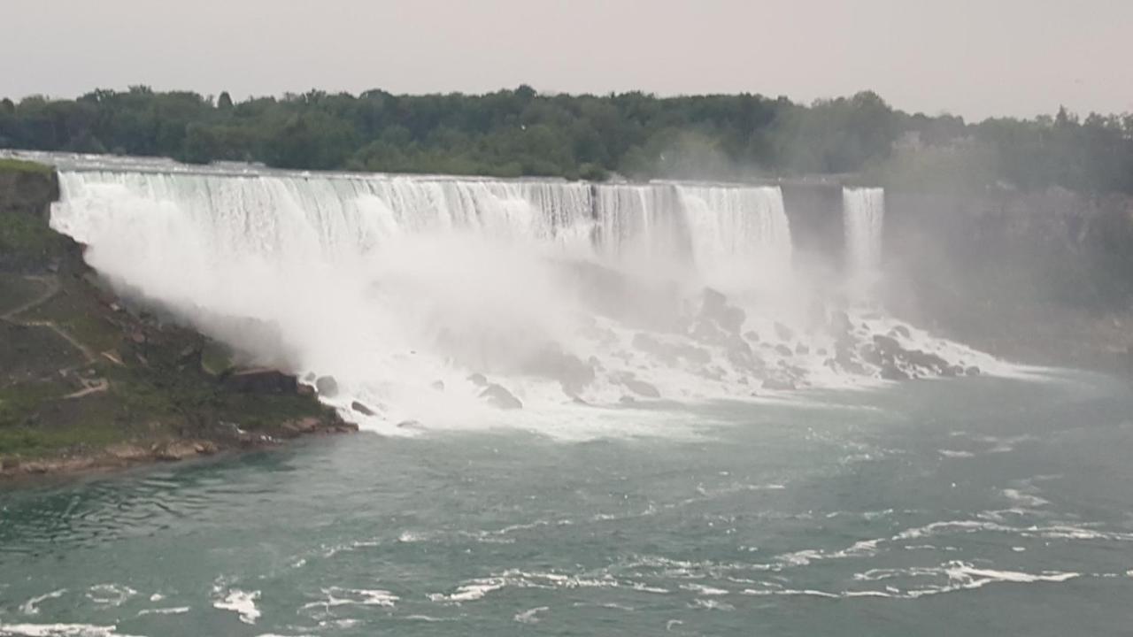 Luxury Igor And Gala Inn Niagara Falls Exterior foto