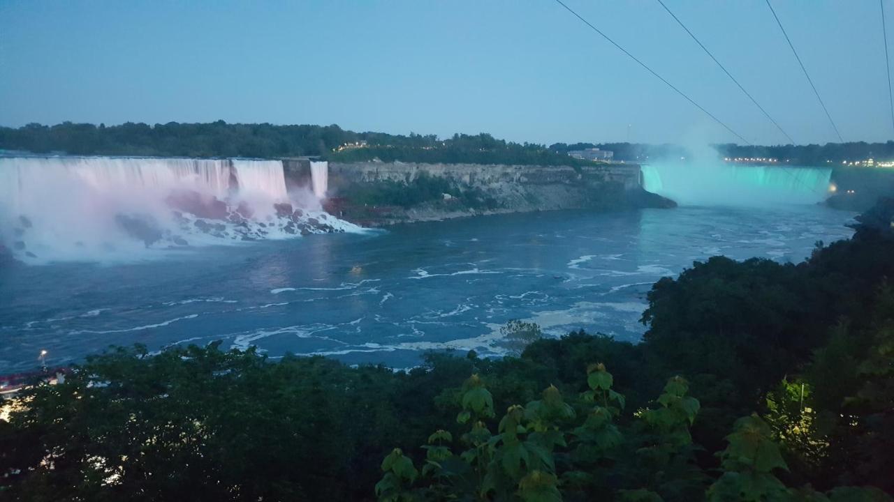 Luxury Igor And Gala Inn Niagara Falls Exterior foto