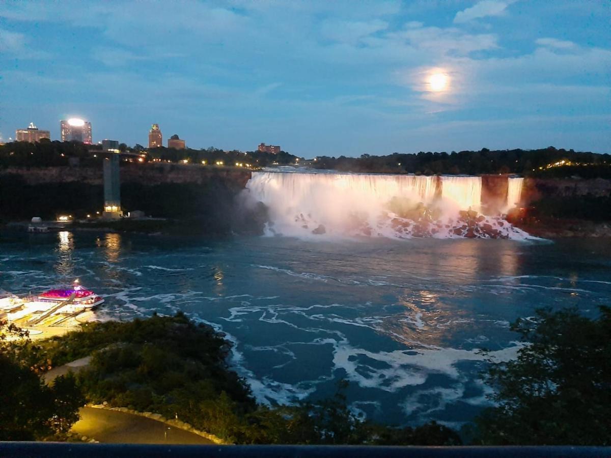 Luxury Igor And Gala Inn Niagara Falls Exterior foto